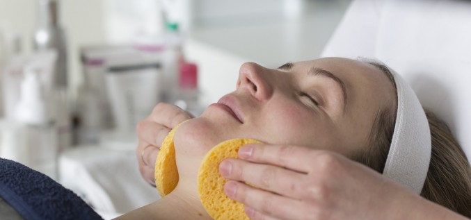 AHA skābes, BHA skābes - iedalījums, iedarbība uz ādu un nozīme kosmetoloģijā