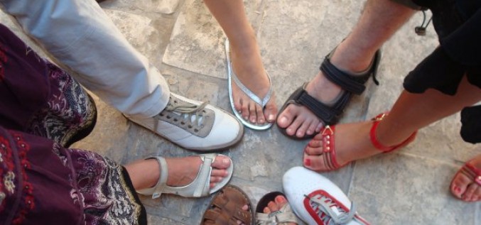 Podologa ieteikumi pēdu kopšanai vasarā