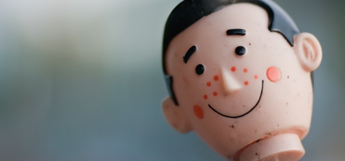 10 nepareizi ikdienas ieradumi, kas var pasliktināt sejas ādu un veicināt piņņu rašanos